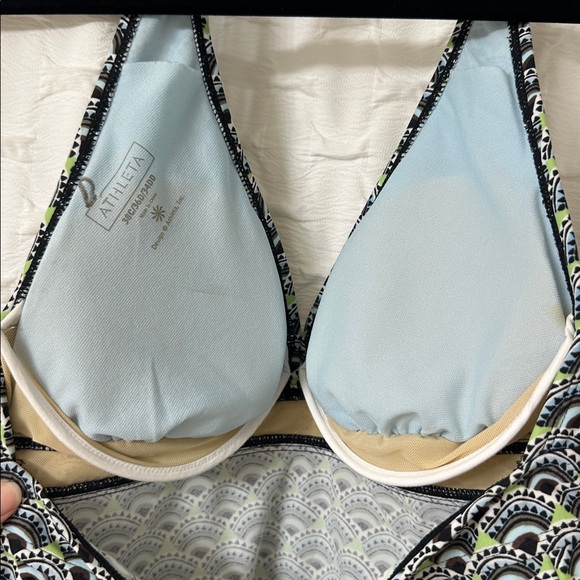 Athleta Swimsuit Top - Picture 4 of 5